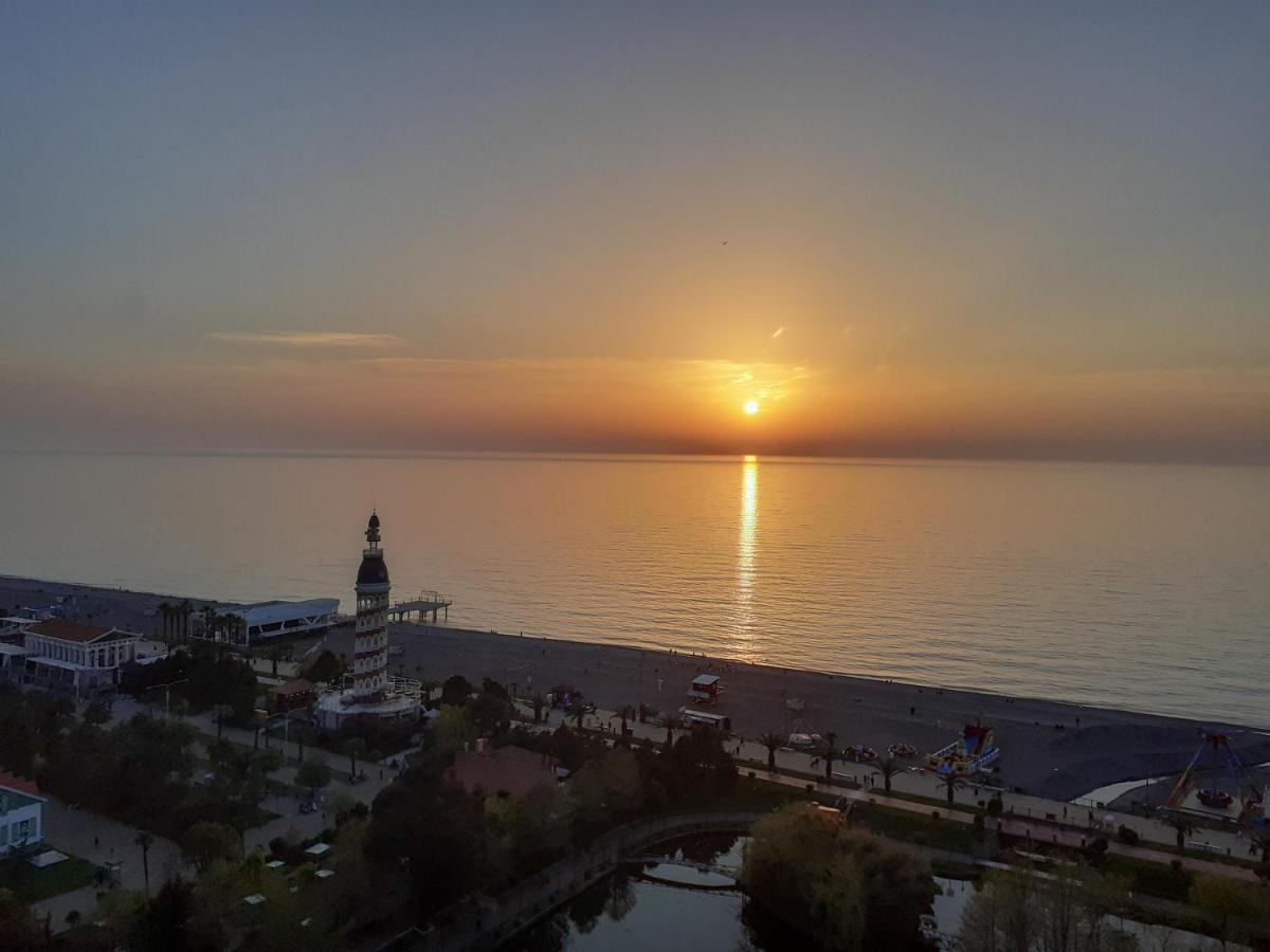 الشقق الفندقية باتوميفي  Only Front Sea View, No Side View, Wonderful Panorama, High Floor, Location Guarantee المظهر الخارجي الصورة