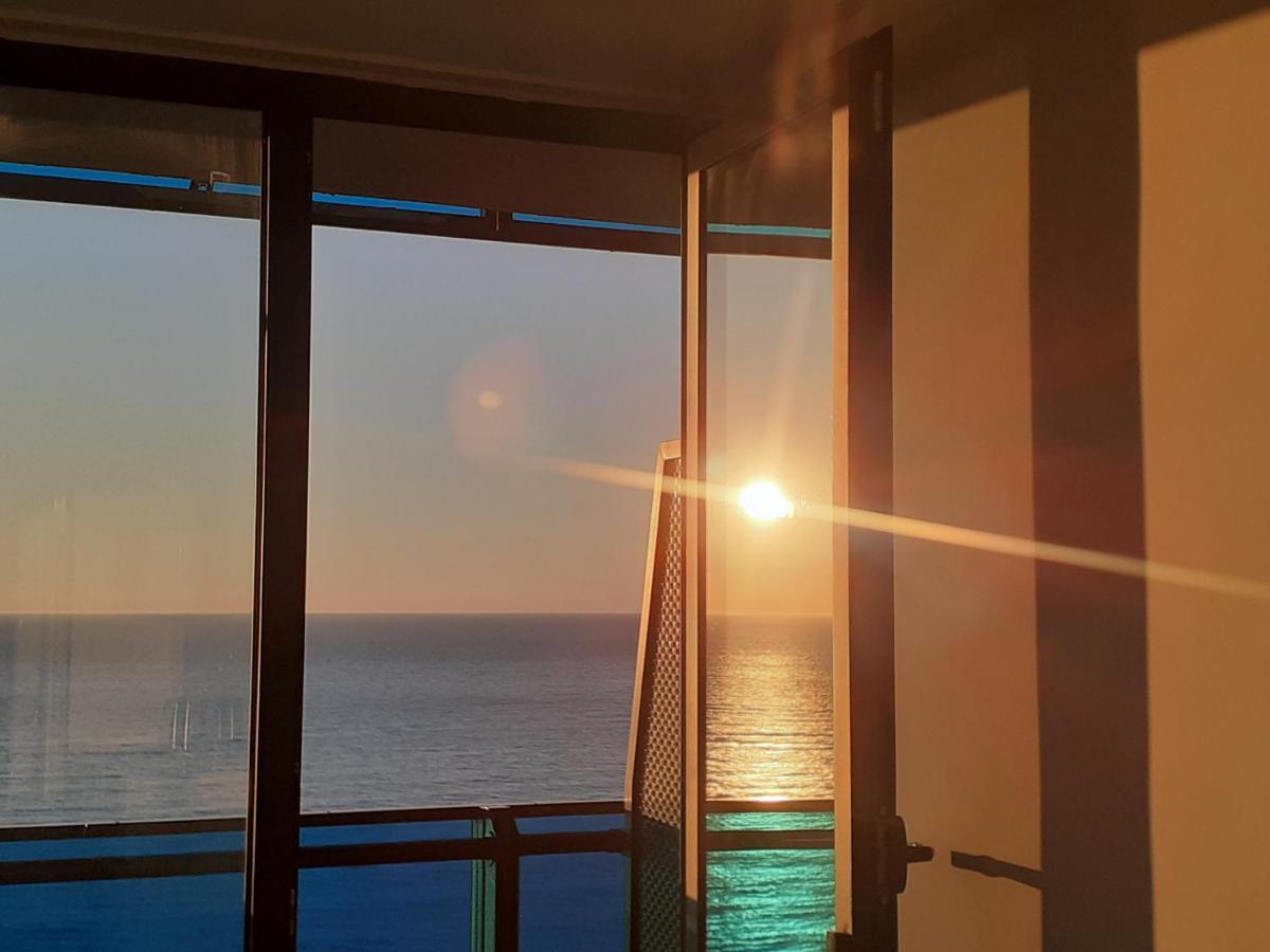 الشقق الفندقية باتوميفي  Only Front Sea View, No Side View, Wonderful Panorama, High Floor, Location Guarantee المظهر الخارجي الصورة