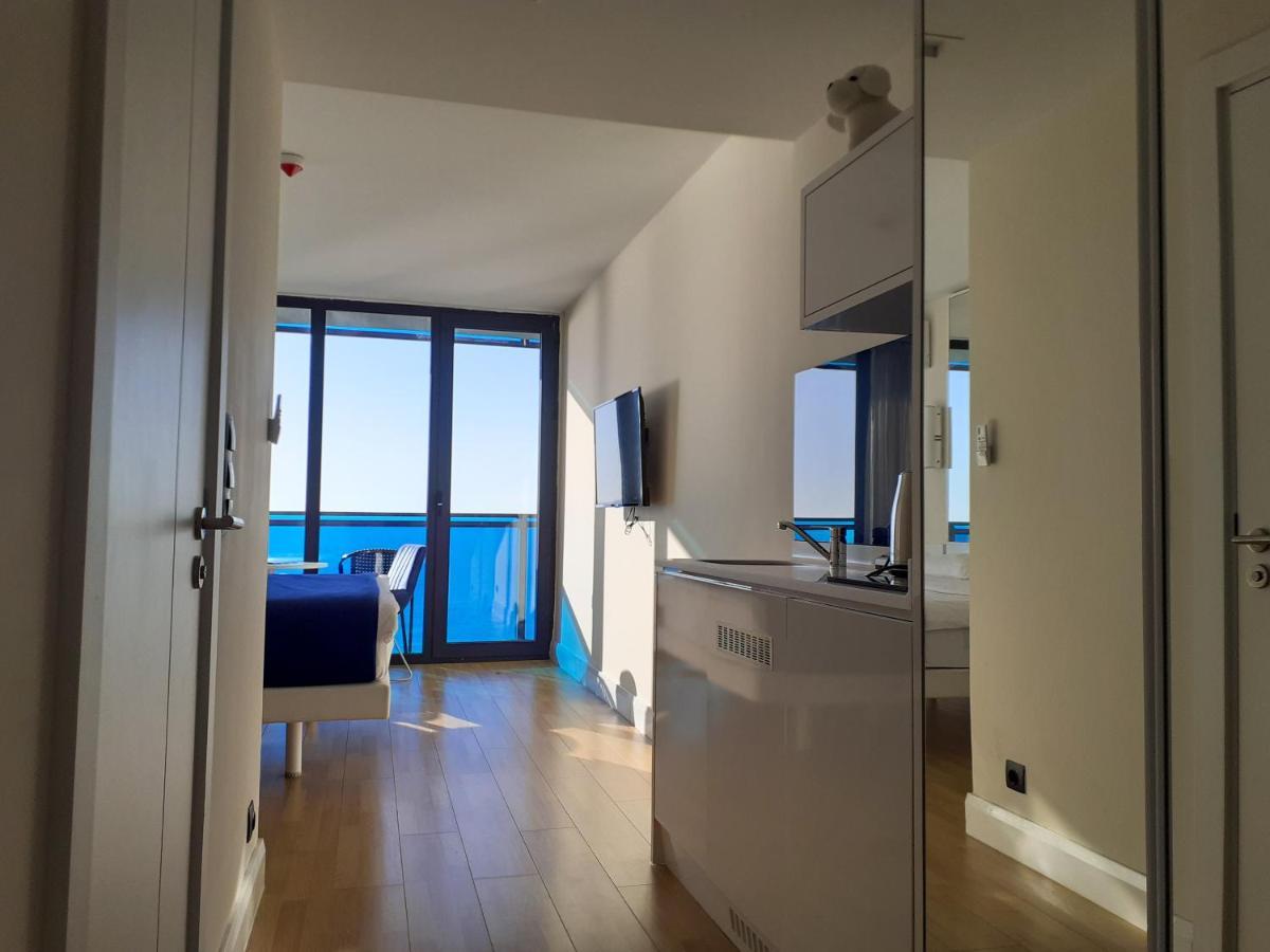 الشقق الفندقية باتوميفي  Only Front Sea View, No Side View, Wonderful Panorama, High Floor, Location Guarantee المظهر الخارجي الصورة